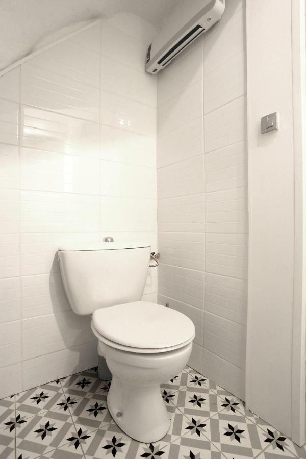 Gregbnb - T2 Ancien Et Moderne - Parking Inclus - 15Min Gare Toulon Buitenkant foto