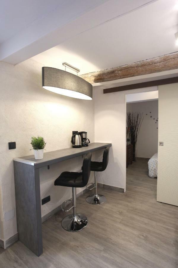 Gregbnb - T2 Ancien Et Moderne - Parking Inclus - 15Min Gare Toulon Buitenkant foto